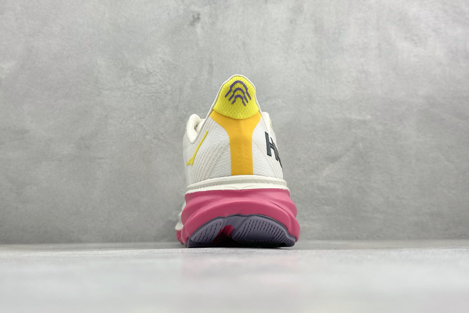 HOKA Clifton 9 Cream/Fuchsia Daily Running Trainers