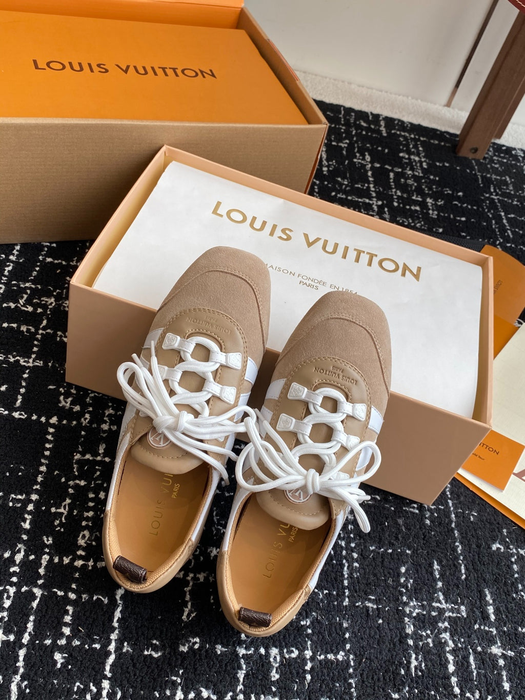Louis Vuitton Recif Sneaker (Beige/White)