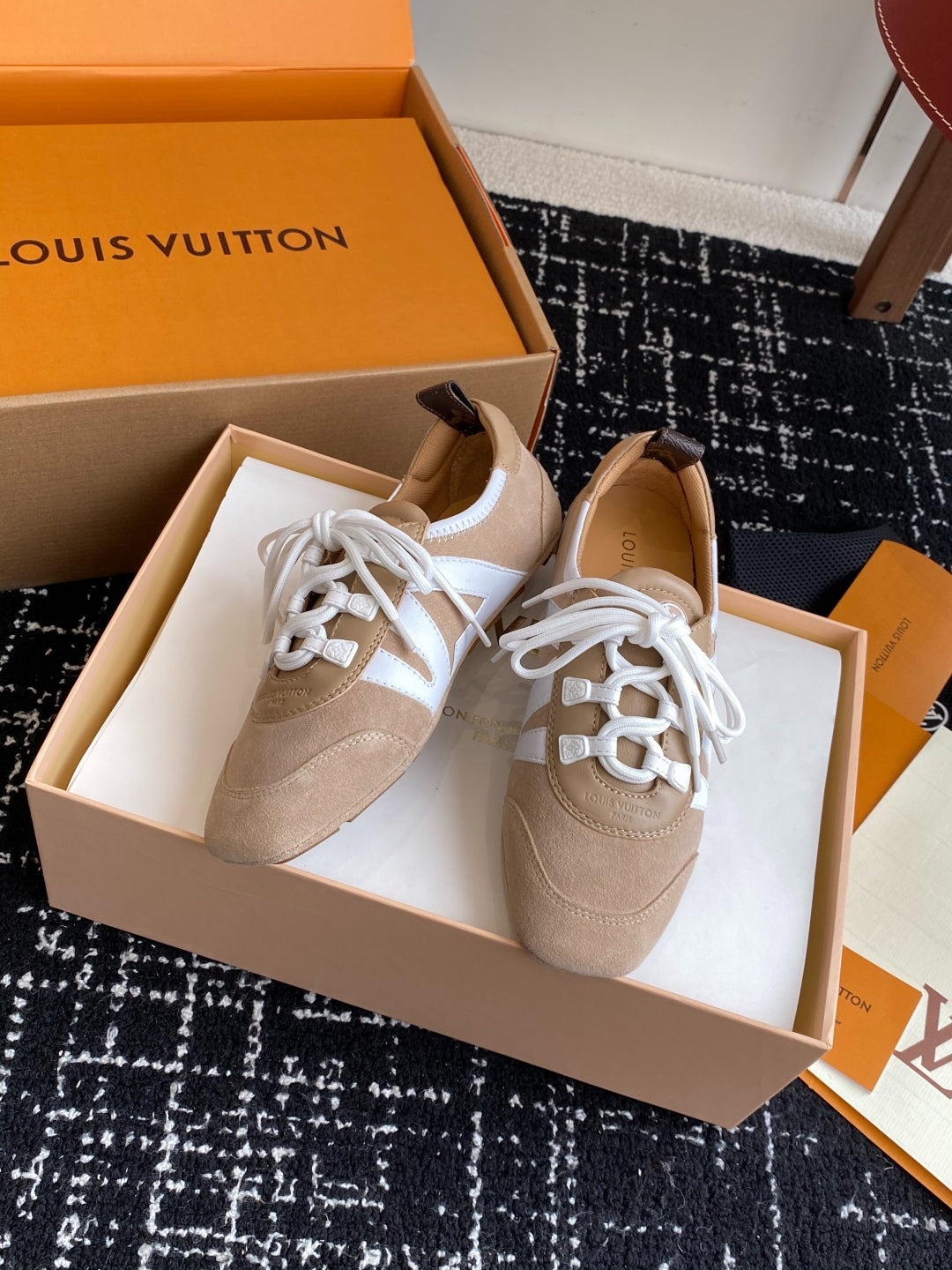 Louis Vuitton Recif Sneaker (Beige/White)