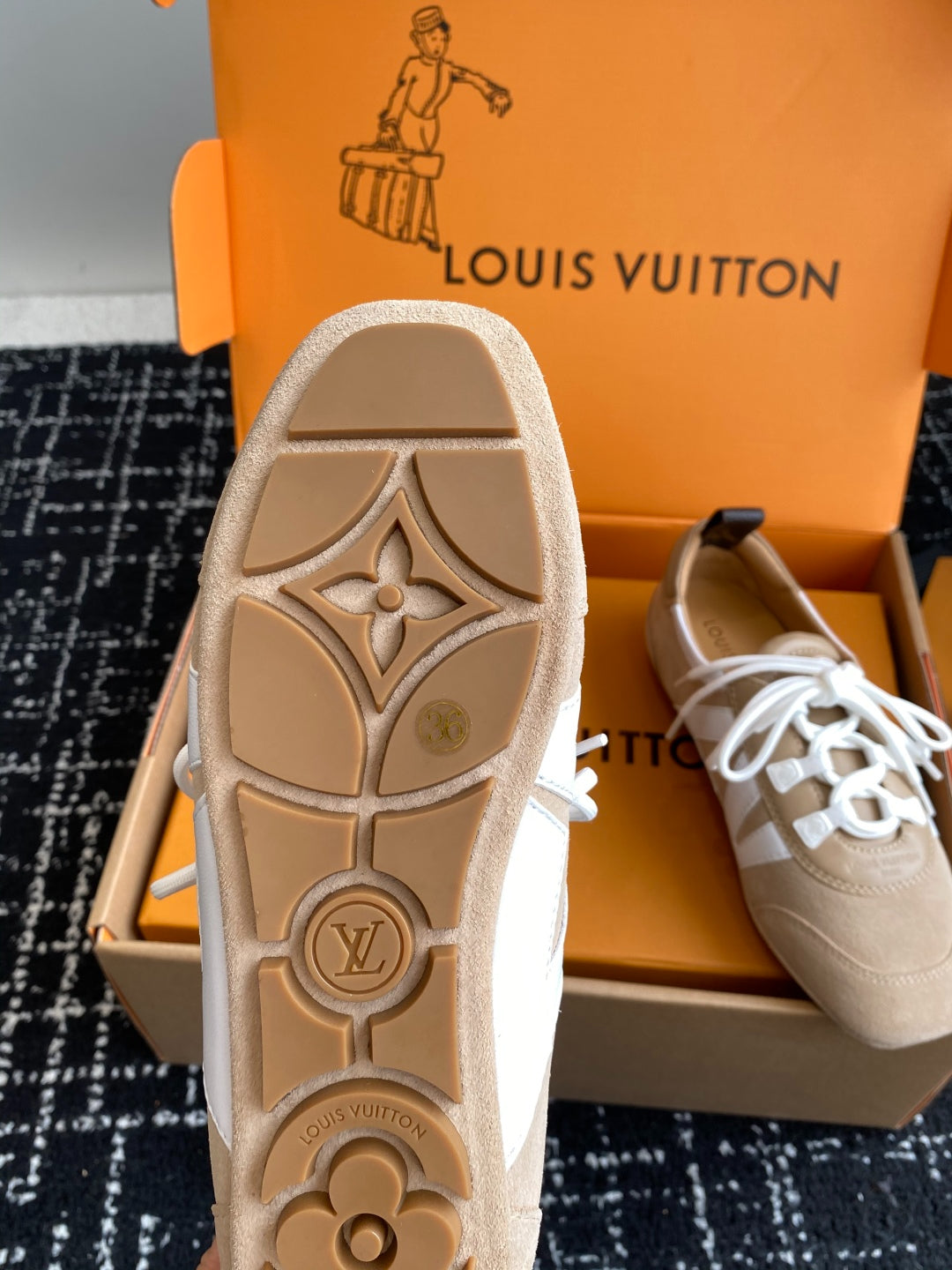 Louis Vuitton Recif Sneaker (Beige/White)