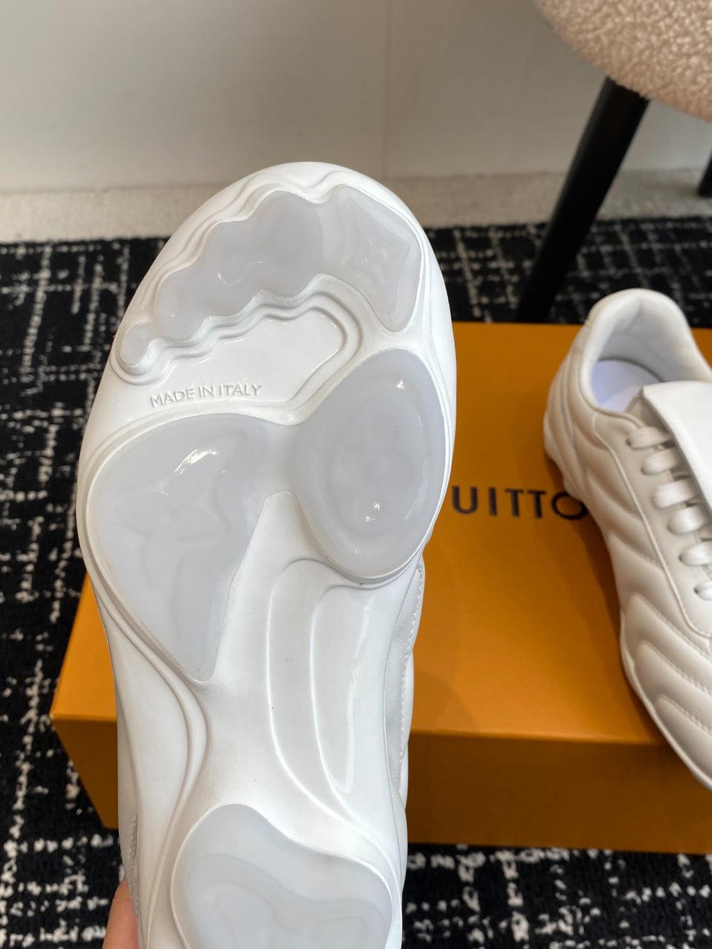 Louis Vuitton LV Kick Sneaker (White Leather)