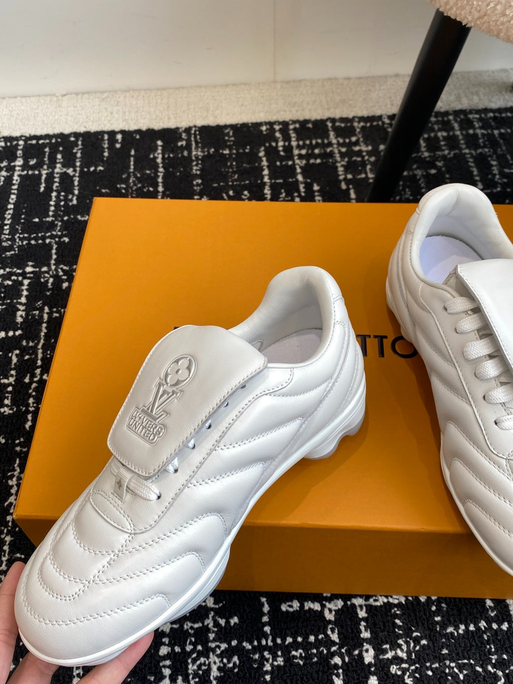 Louis Vuitton LV Kick Sneaker (White Leather)