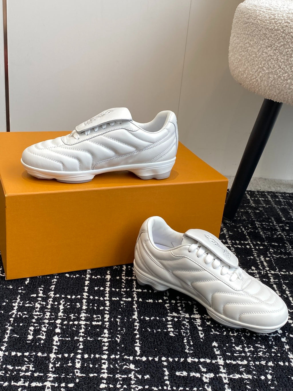 Louis Vuitton LV Kick Sneaker (White Leather)