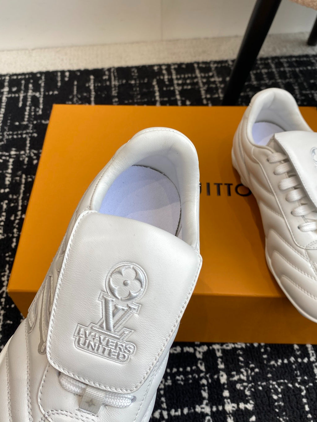 Louis Vuitton LV Kick Sneaker (White Leather)