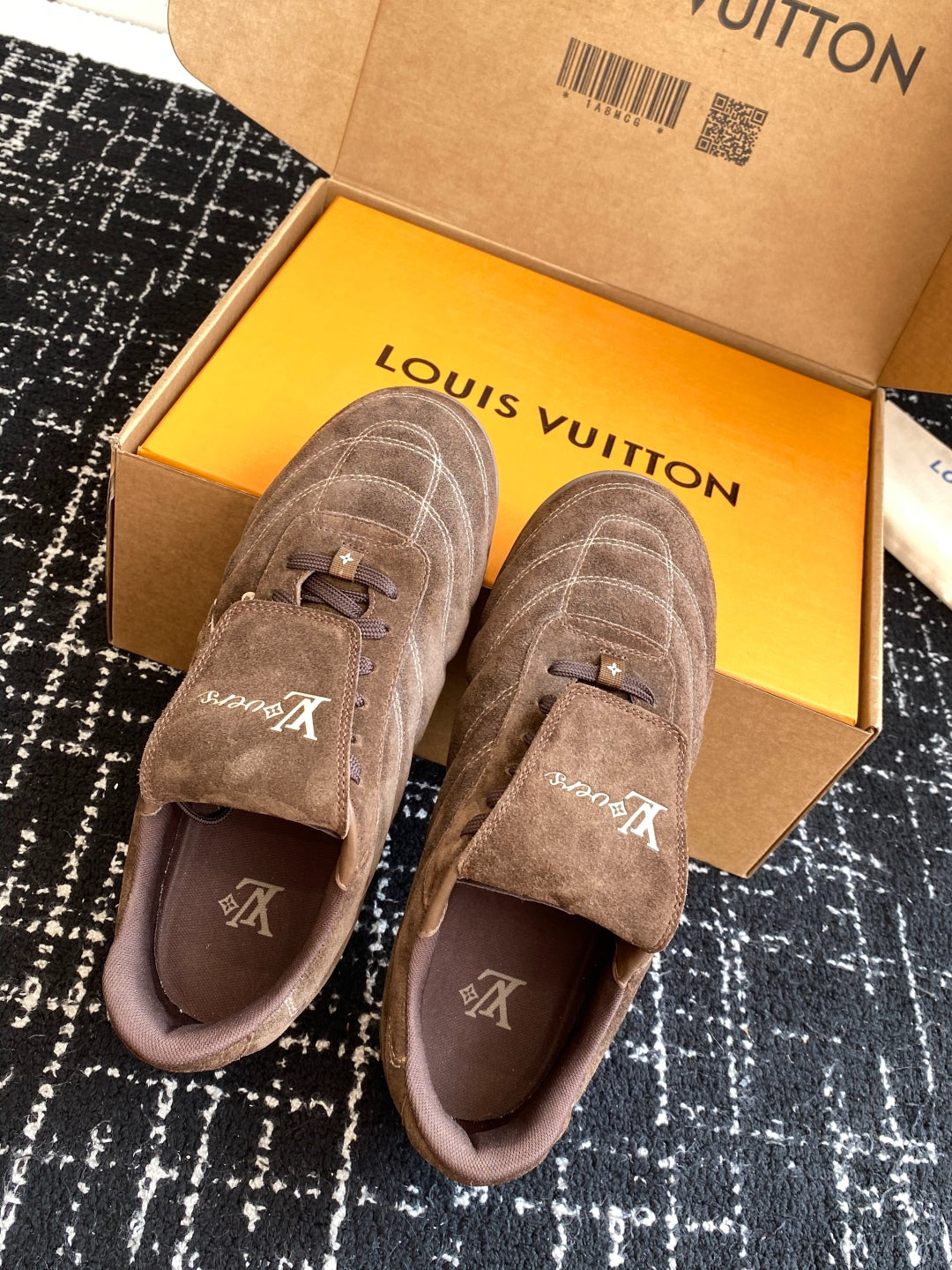 Louis Vuitton LV Kick Sneaker (Brown Suede)