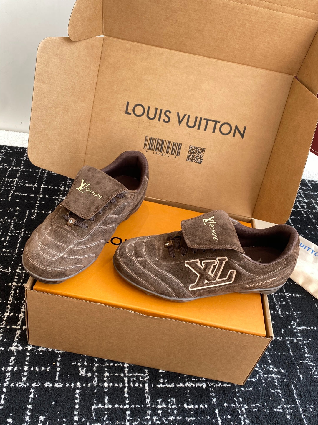 Louis Vuitton LV Kick Sneaker (Brown Suede)