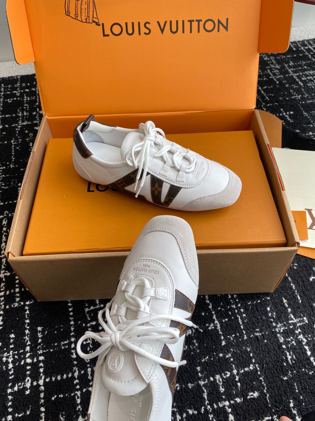 Louis Vuitton LV Recif Sneaker (White/Monogram)