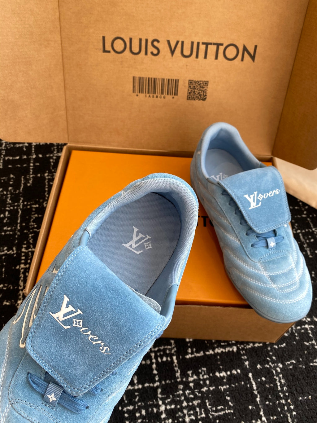 Louis Vuitton LV Kick Sneaker (Light Blue Suede)