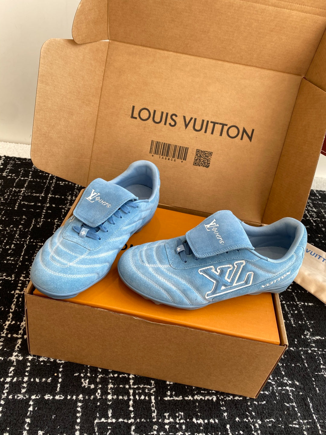 Louis Vuitton LV Kick Sneaker (Light Blue Suede)