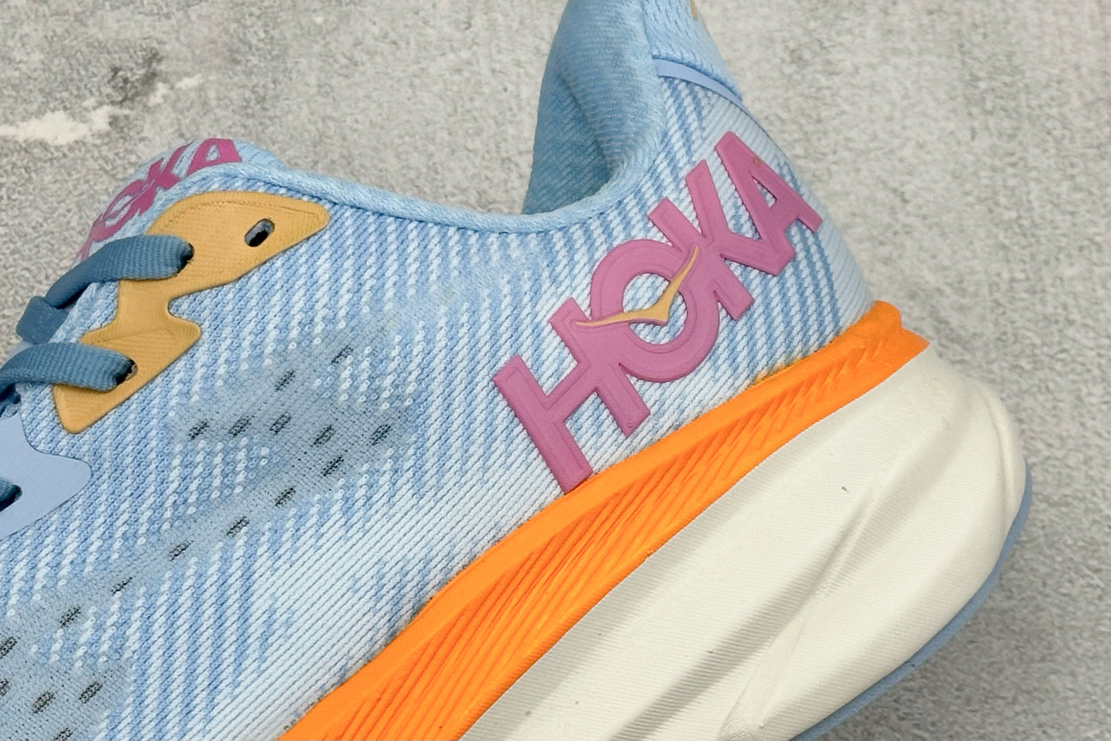 HOKA Clifton 9 Coastal Sky