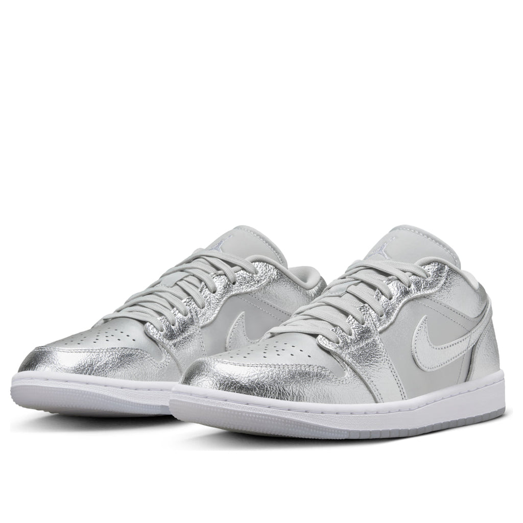 Air Jordan 1 Low SE 'Metallic Silver'