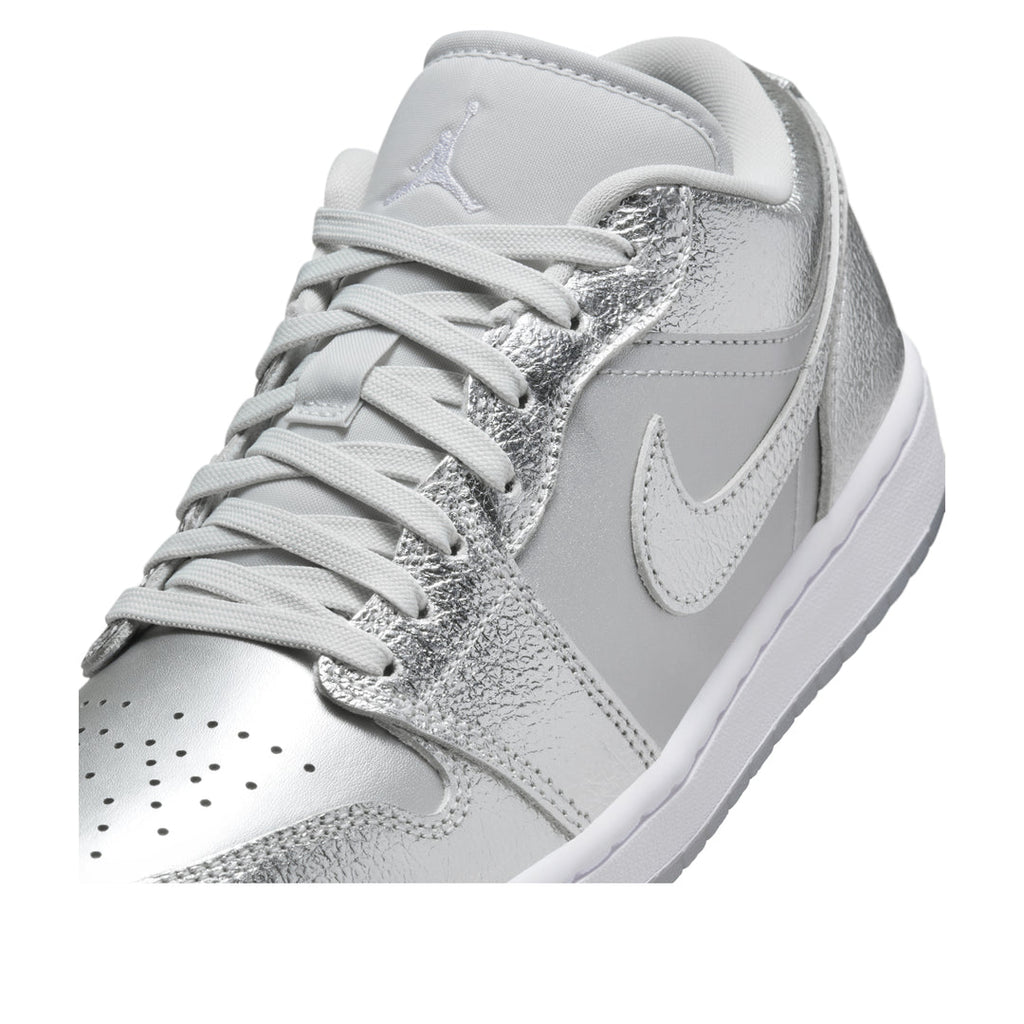 Air Jordan 1 Low SE 'Metallic Silver'