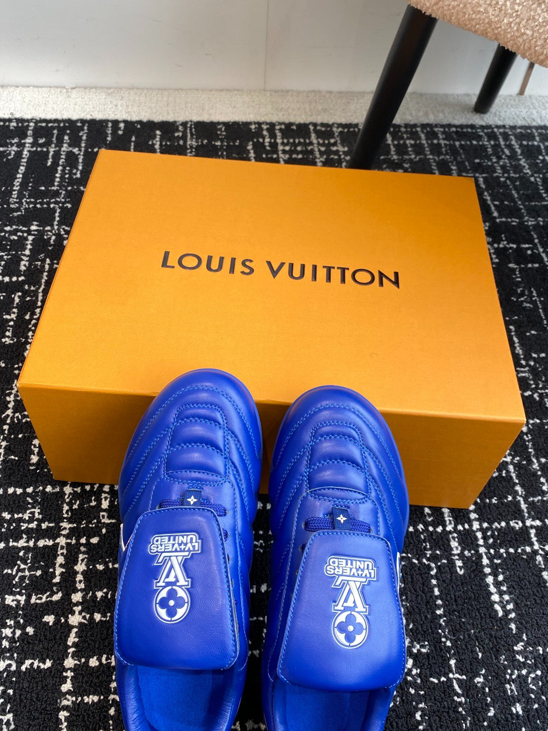 Louis Vuitton LV Kick Sneaker (Blue Leather)