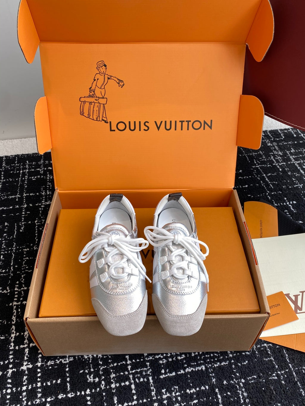 Louis Vuitton Recif Sneaker (Silver/White)