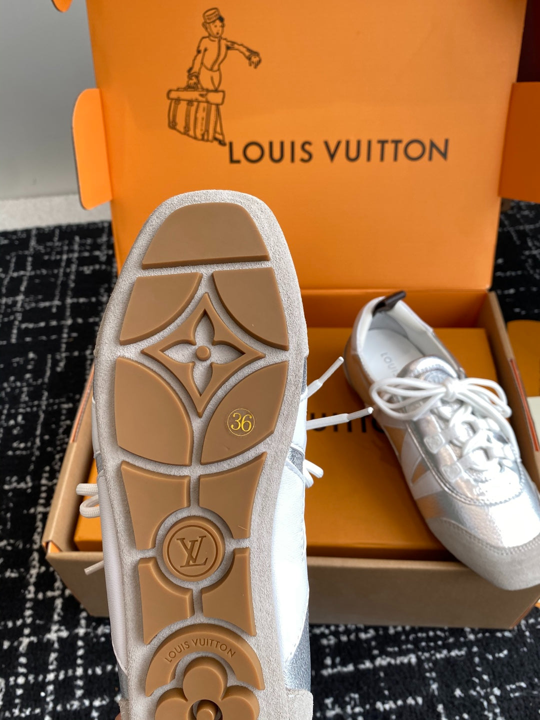 Louis Vuitton Recif Sneaker (Silver/White)