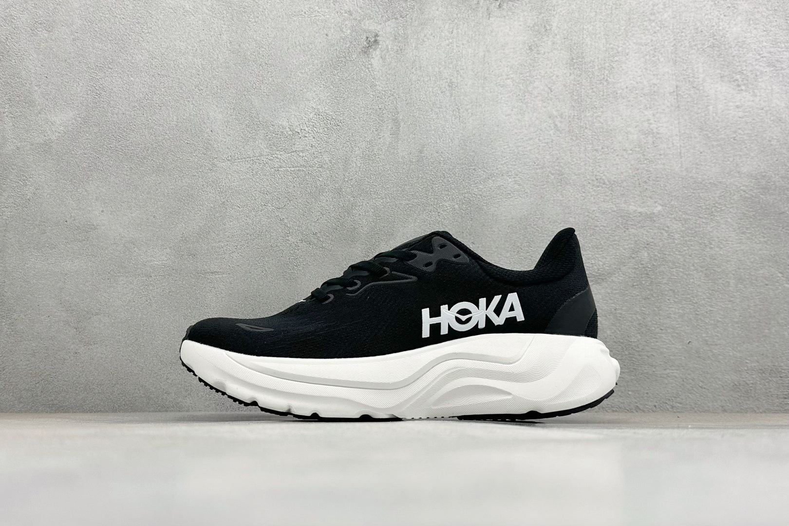 HOKA Arahi 8 Black White Two-Tone Stability Running Shoes