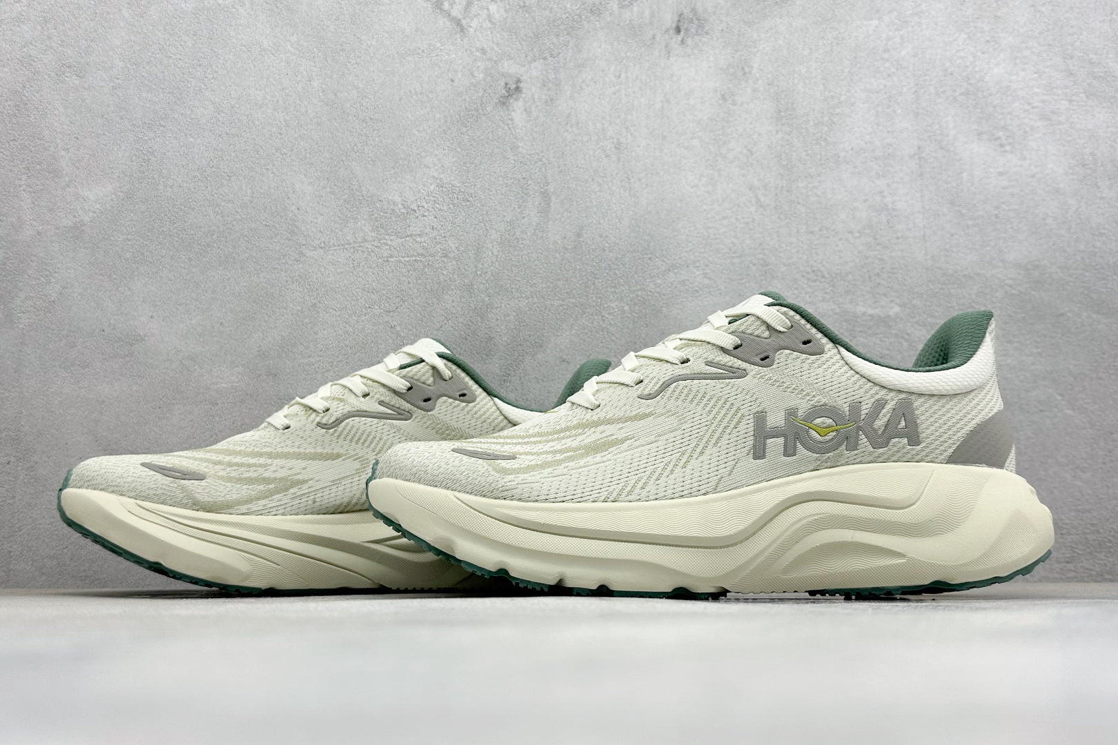 HOKA Arahi 8 Off White Deep Green Stability Running Shoes