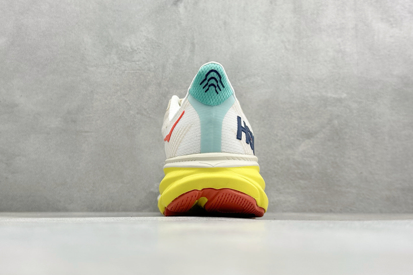 HOKA Clifton 9 Cream/Yellow Running Shoe
