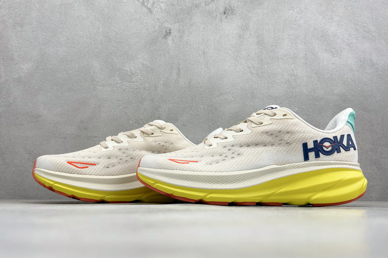 HOKA Clifton 9 Cream/Yellow Running Shoe