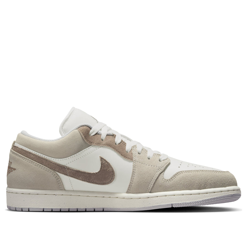 Air Jordan 1 Low SE 'Legend Light Brown'