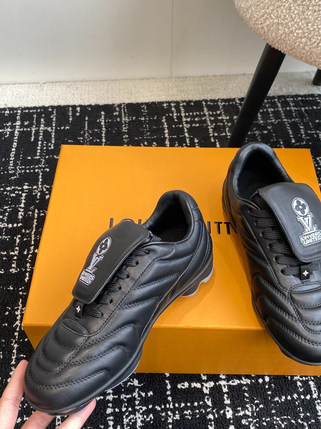 Louis Vuitton LV Kick Sneaker (Black Leather)