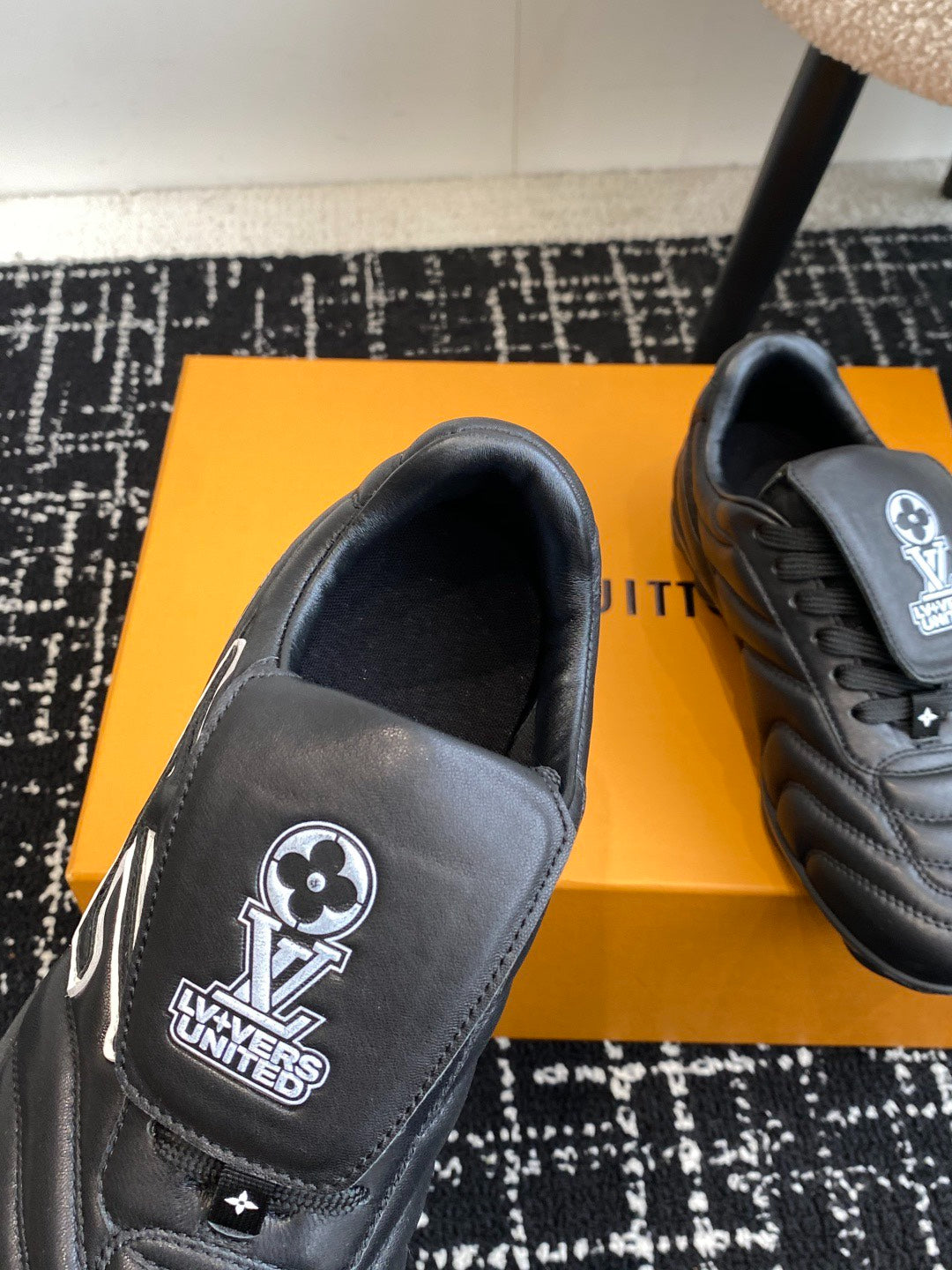 Louis Vuitton LV Kick Sneaker (Black Leather)
