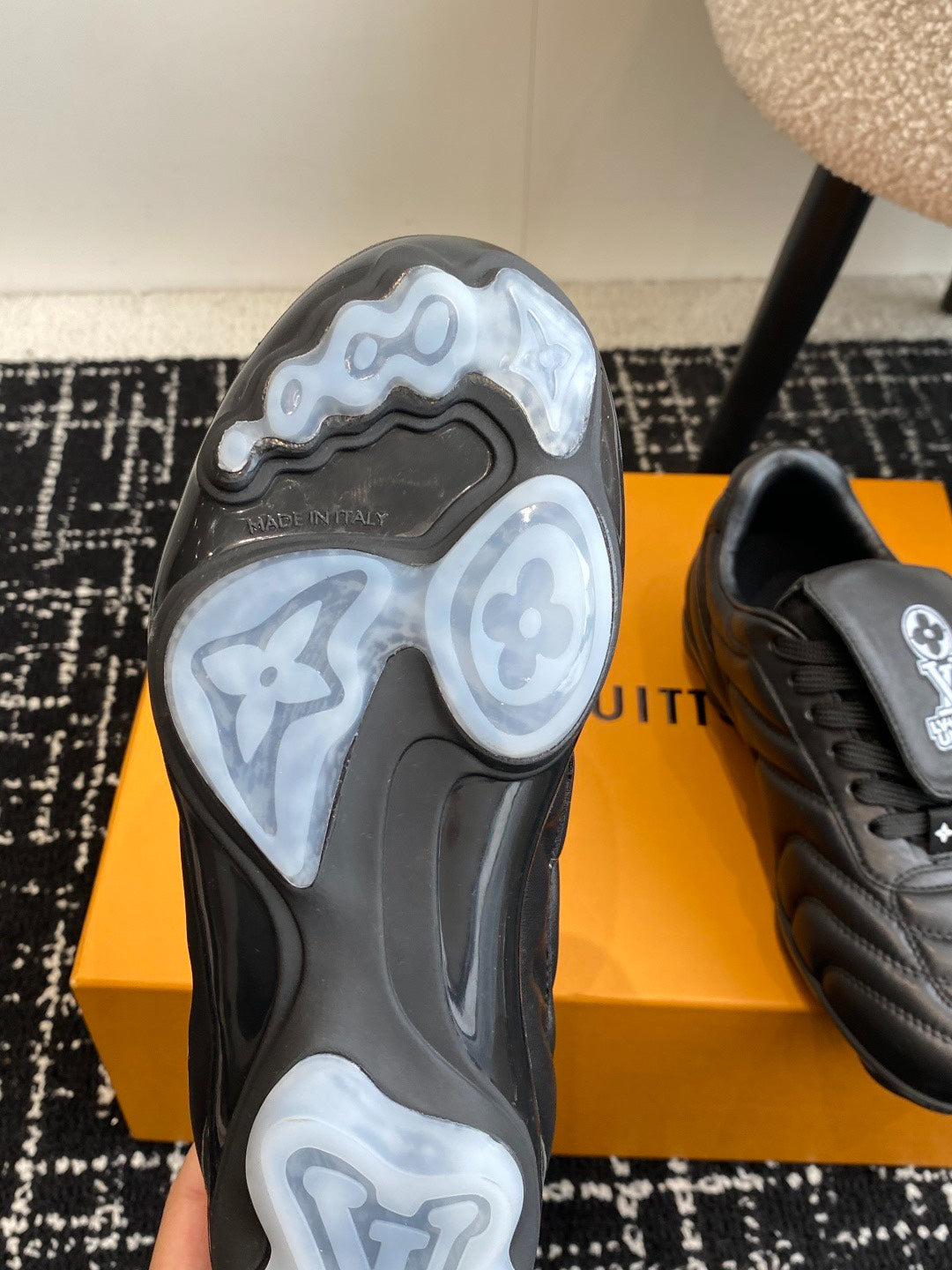 Louis Vuitton LV Kick Sneaker (Black Leather)