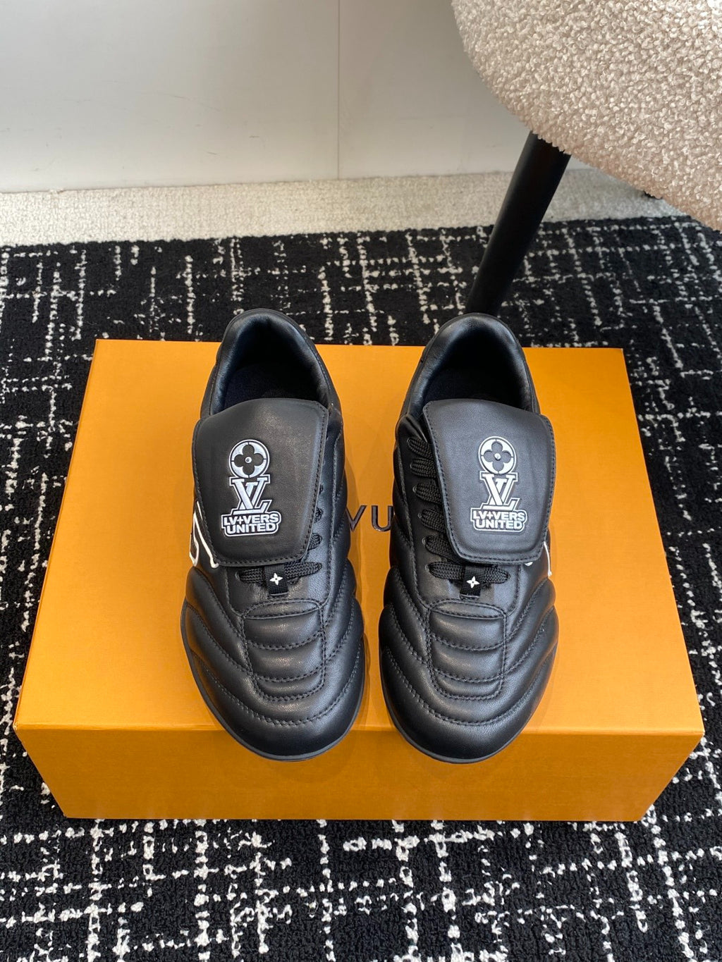 Louis Vuitton LV Kick Sneaker (Black Leather)