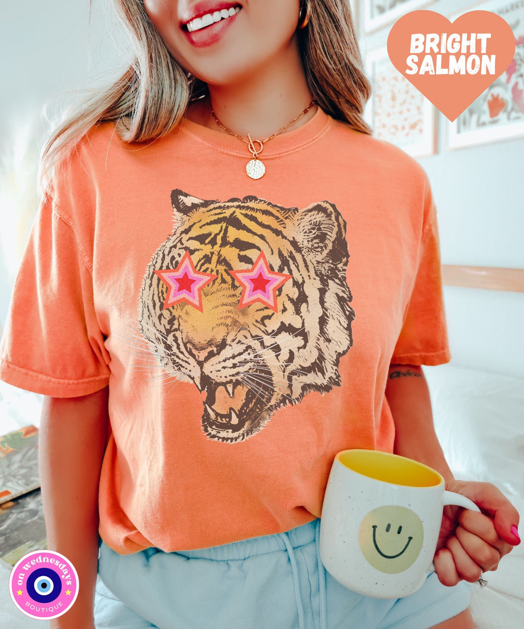 Tiger Graphic Tee, Oversized Shirt for Women, Tiger Face Shirt, Gift for Her, Trendy Women's Shirt, Retro Graphic Tshirt for Women