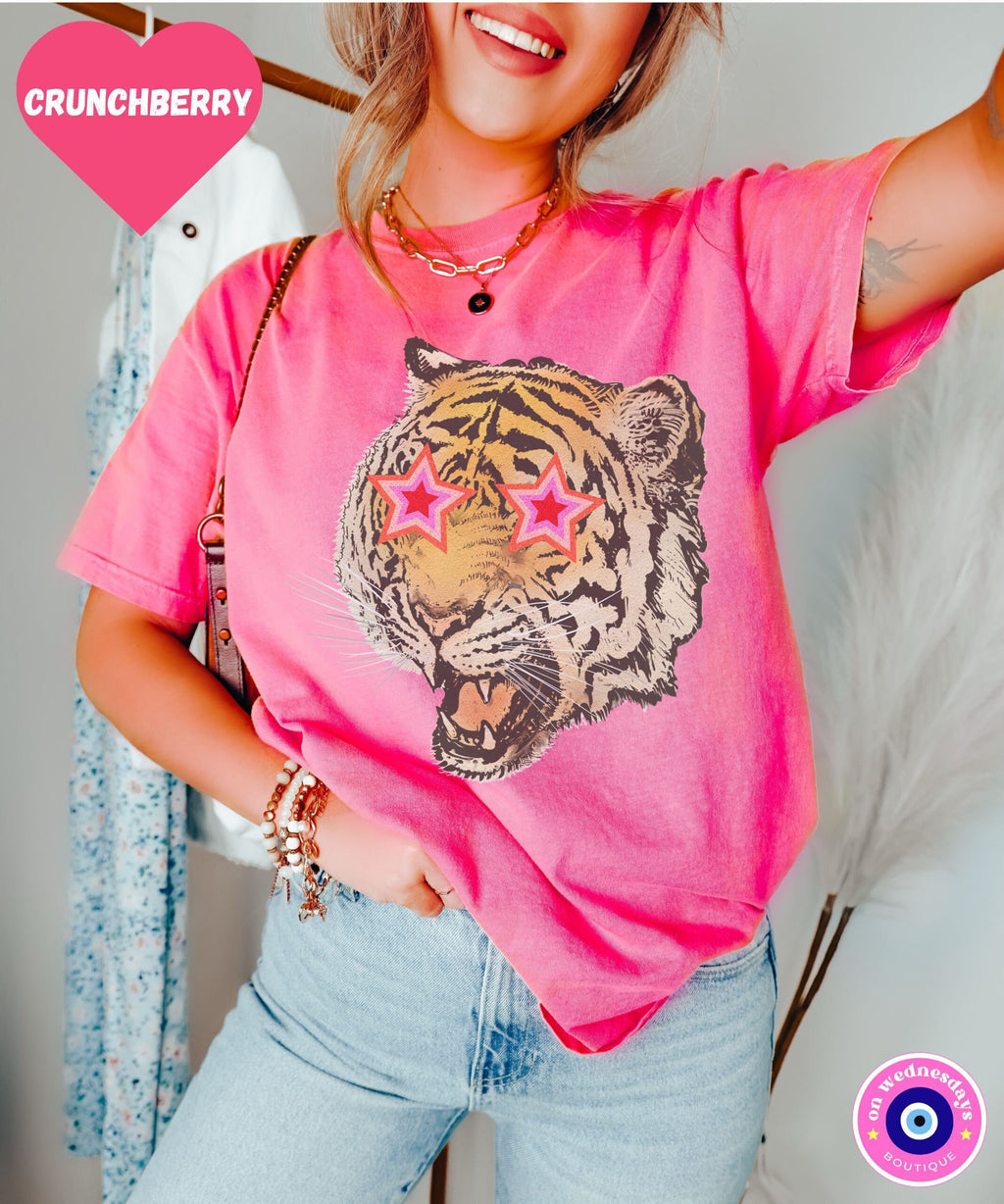 Tiger Graphic Tee, Oversized Shirt for Women, Tiger Face Shirt, Gift for Her, Trendy Women's Shirt, Retro Graphic Tshirt for Women