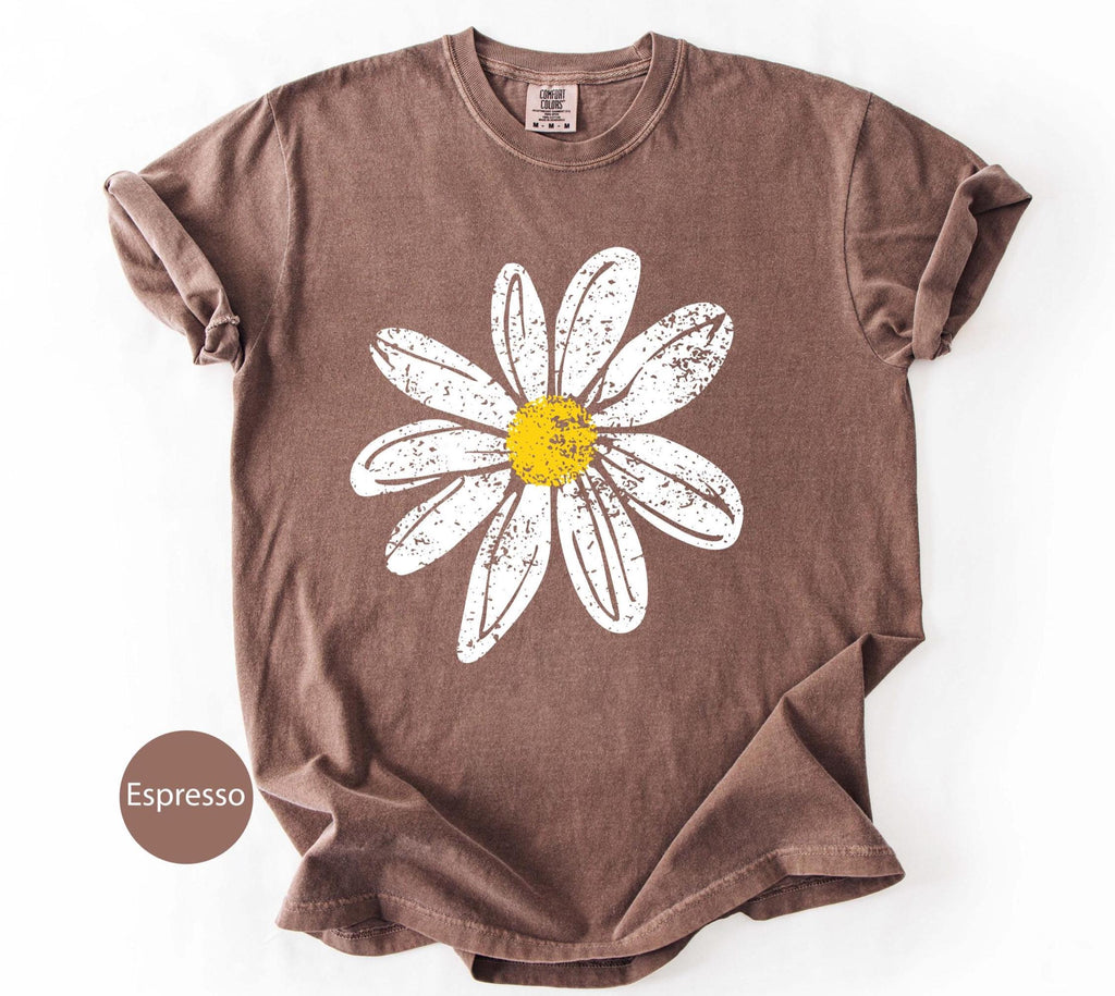 Daisy Shirt gift for Women Retro Floral Graphic Tee, Flower Print Comfort Colors T-Shirt