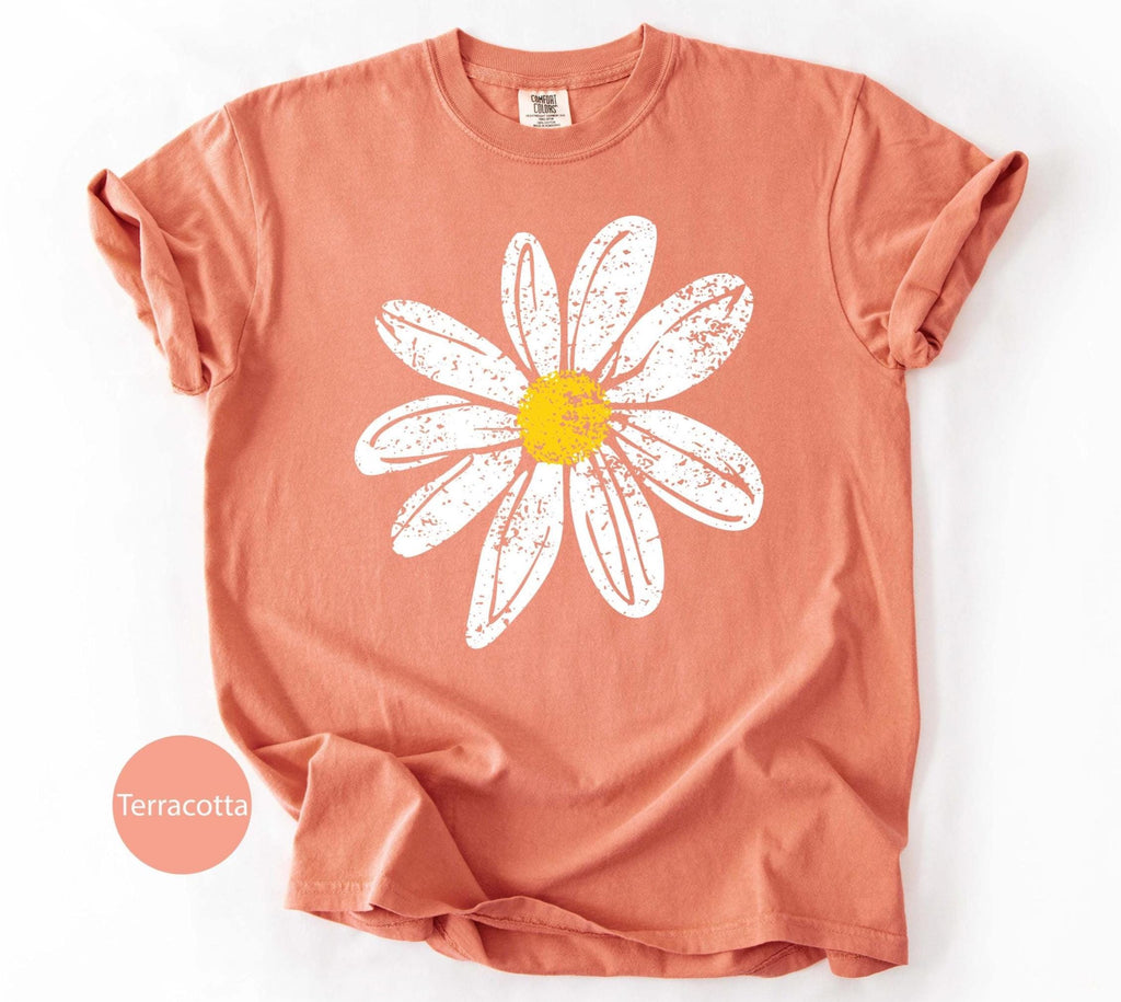 Daisy Shirt gift for Women Retro Floral Graphic Tee, Flower Print Comfort Colors T-Shirt