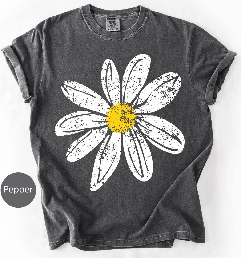 Daisy Shirt gift for Women Retro Floral Graphic Tee, Flower Print Comfort Colors T-Shirt