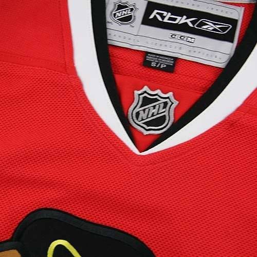 Womens Chicago Blackhawks Jonathan Toews Reebok Home Replica Jersey